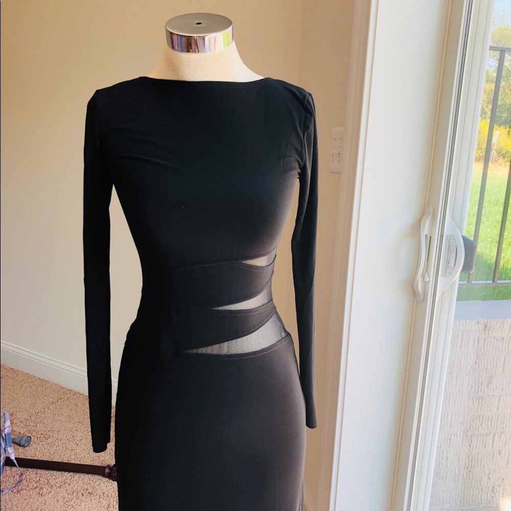 STUNNING FLOORLENGTH MESH CUTOUT EXPOSED BACKDRESS - Picture 1 of 7